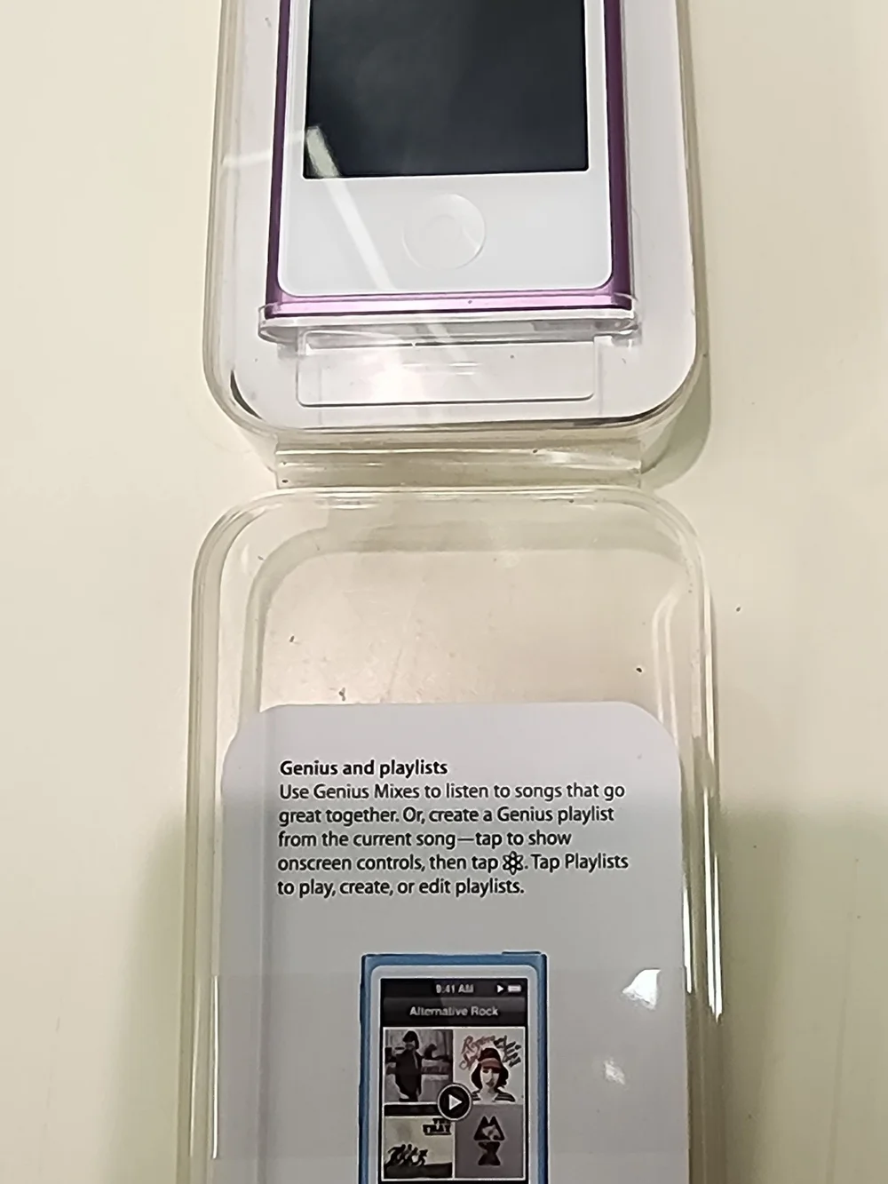 Apple iPod nano (Purple) - Portable MP3 Player